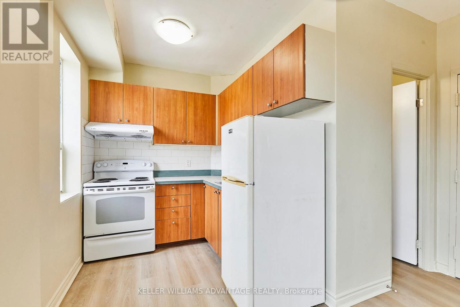280 WOODFIELD ROAD Image 30