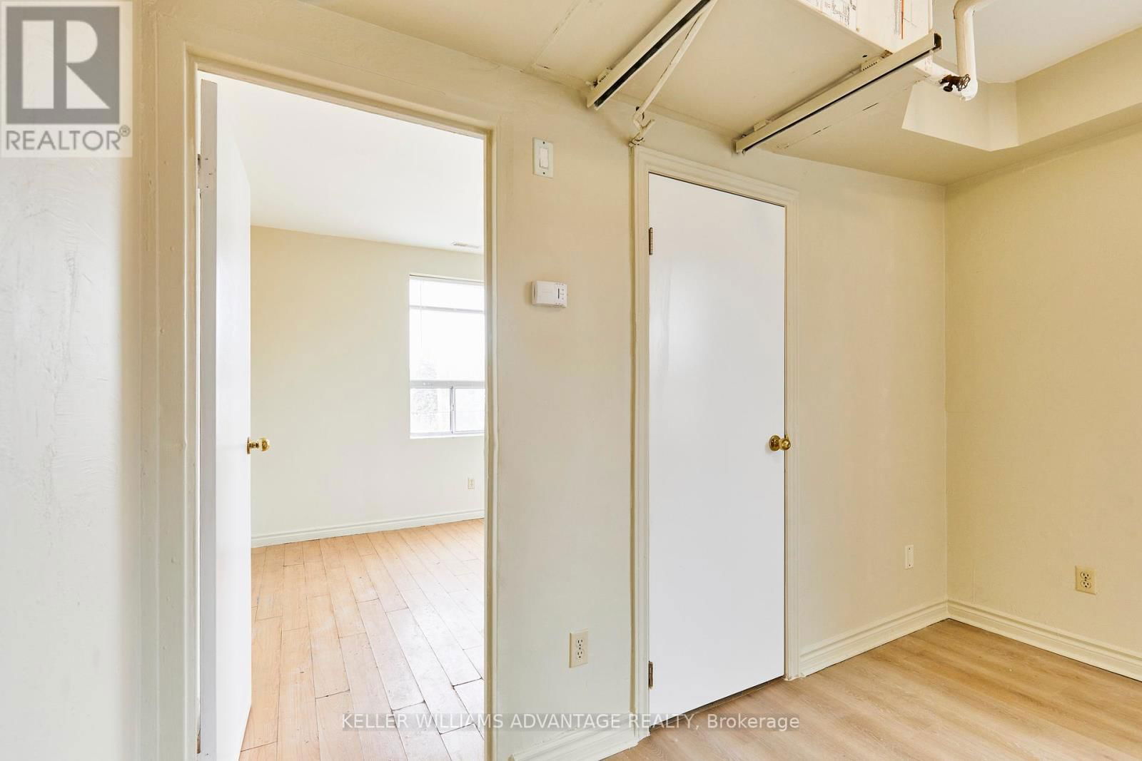 280 WOODFIELD ROAD Image 33