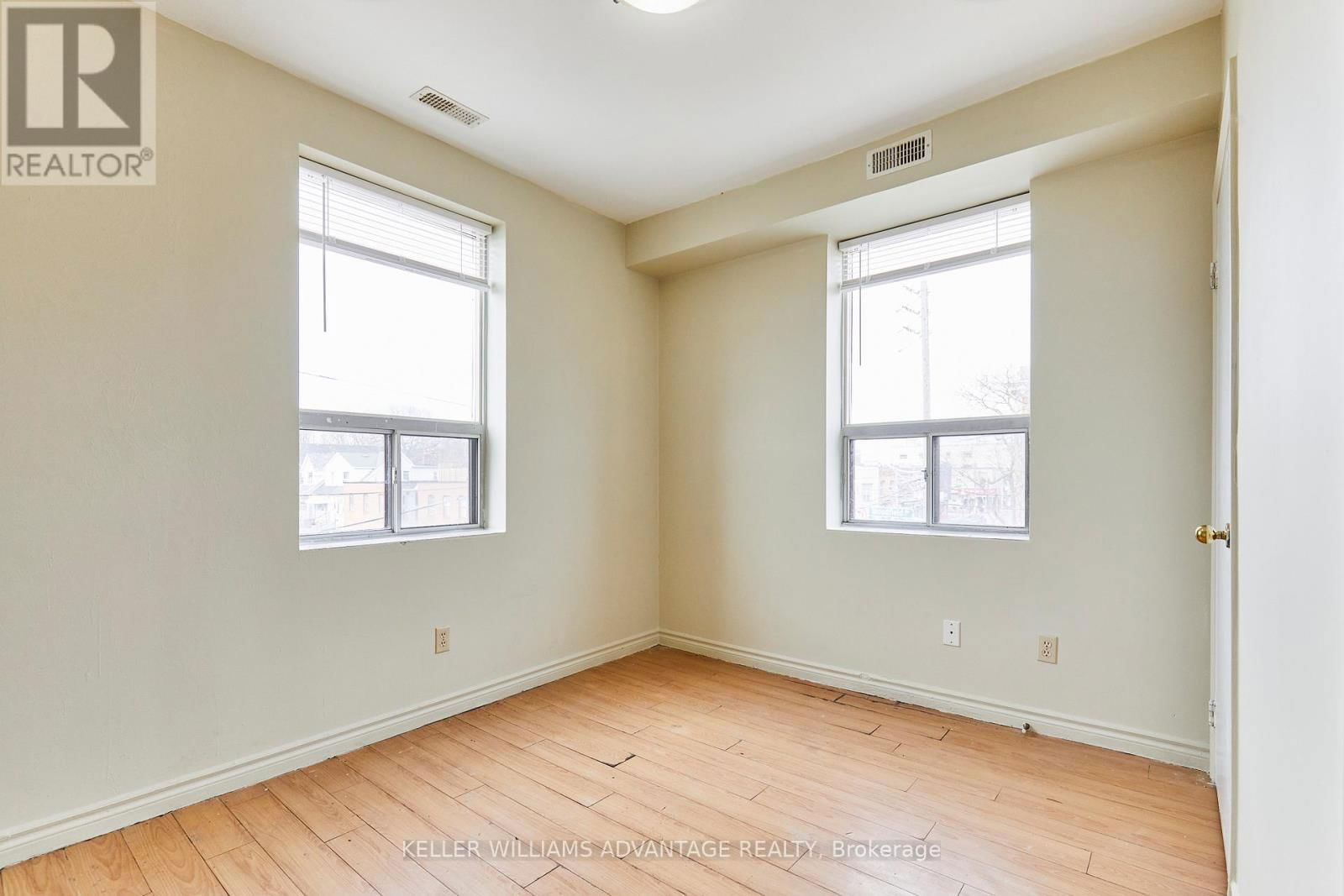 280 WOODFIELD ROAD Image 34