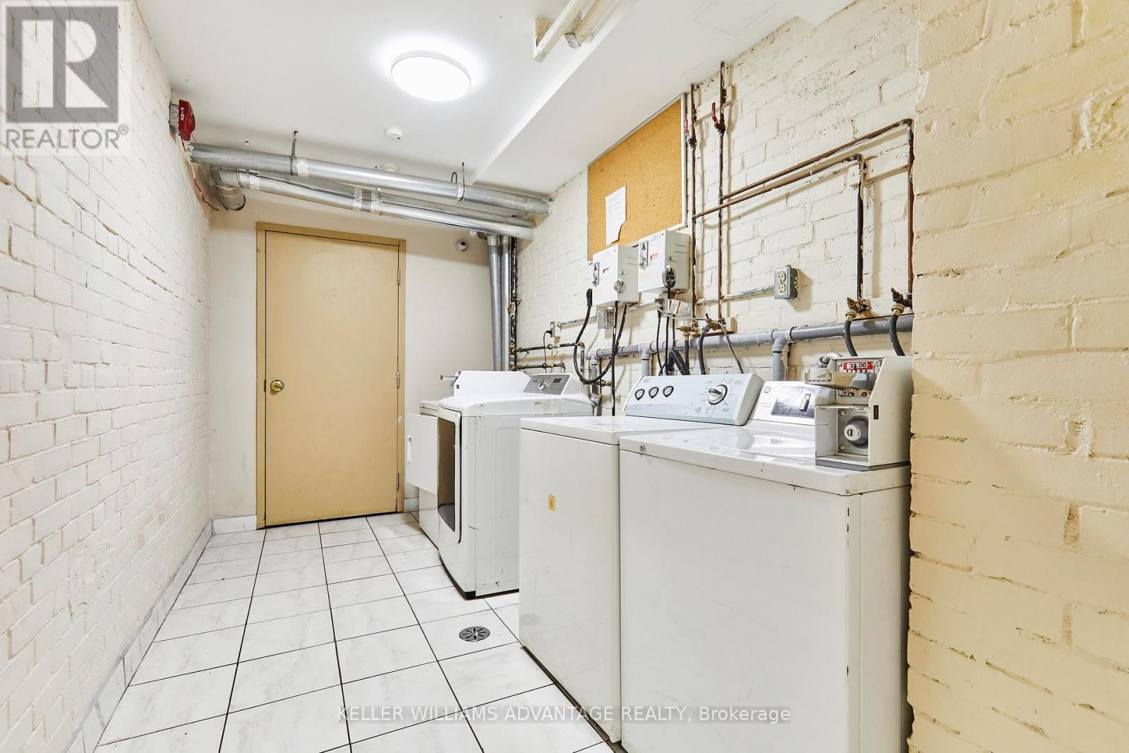 280 WOODFIELD ROAD Image 36