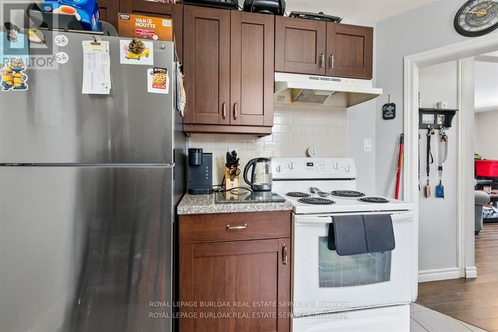 191 SIMCOE STREET SOUTH Image 11