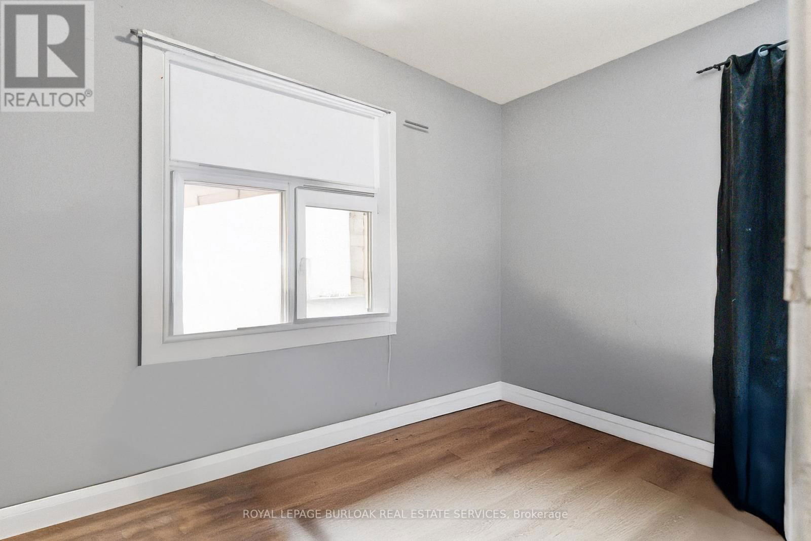 191 SIMCOE STREET SOUTH Image 21