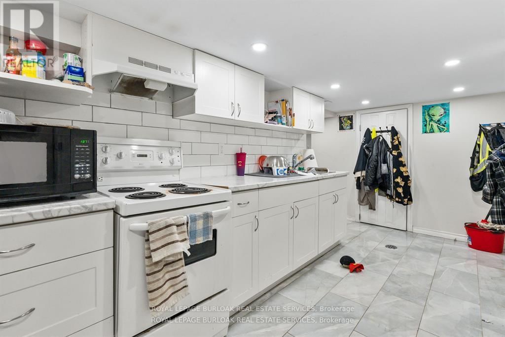 191 SIMCOE STREET SOUTH Image 24