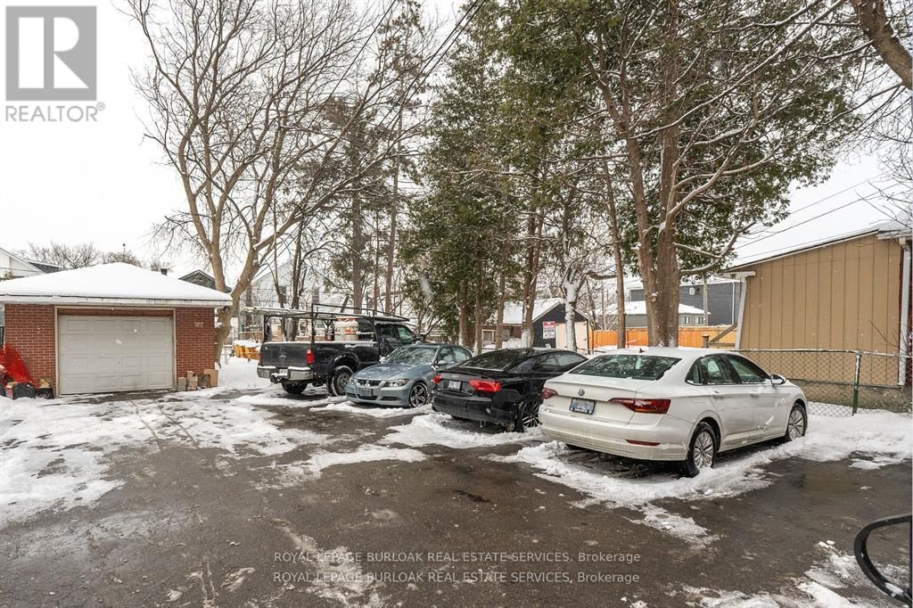 191 SIMCOE STREET SOUTH Image 4