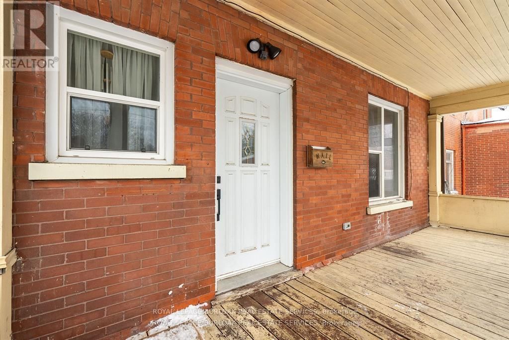191 SIMCOE STREET SOUTH Image 5