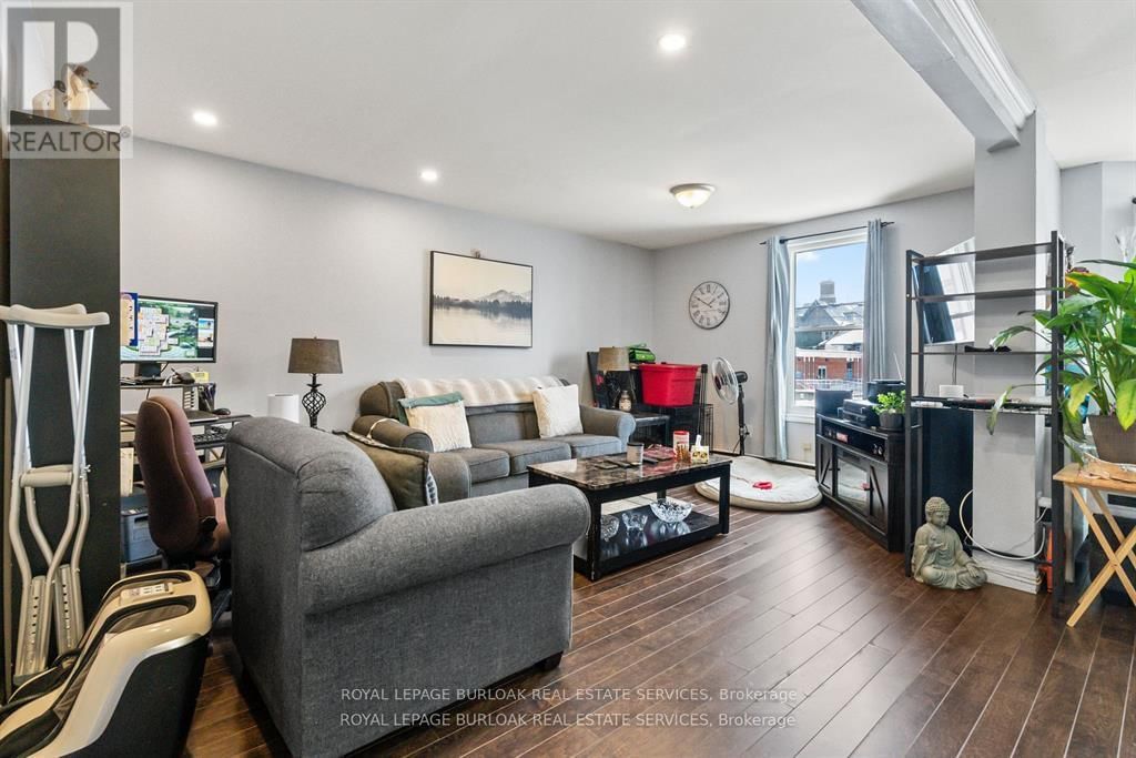 191 SIMCOE STREET SOUTH Image 7