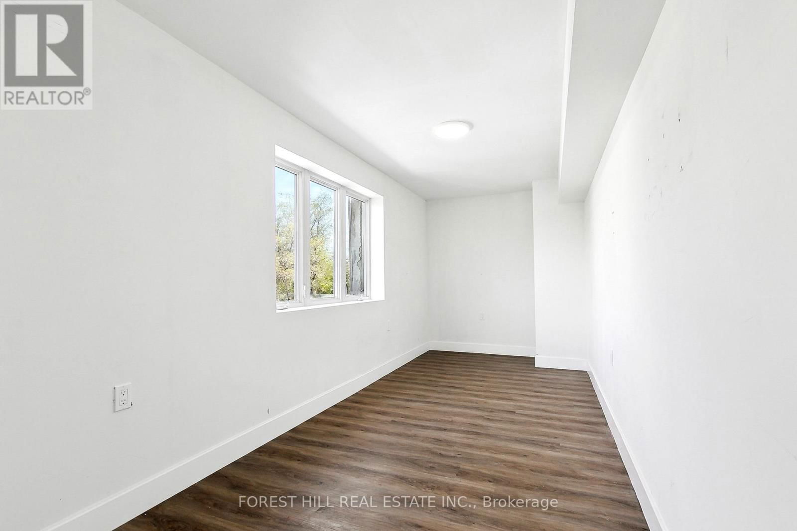 #Upper - 127 RALEIGH AVENUE Image 12