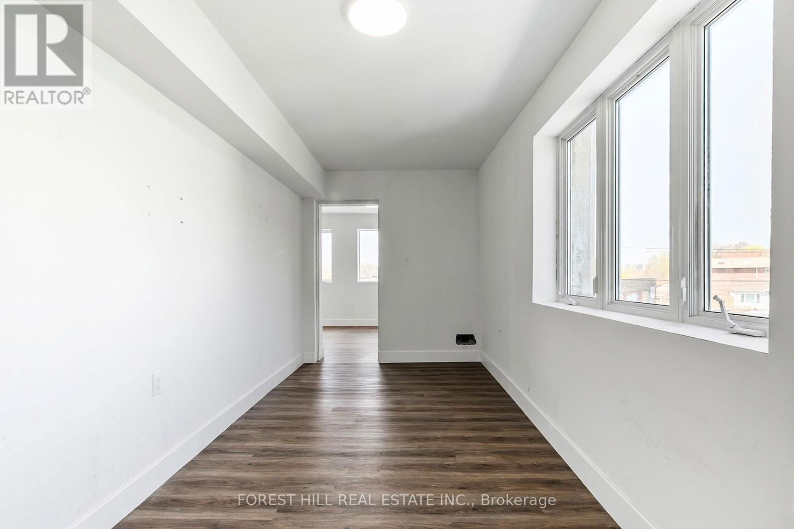 #Upper - 127 RALEIGH AVENUE Image 13