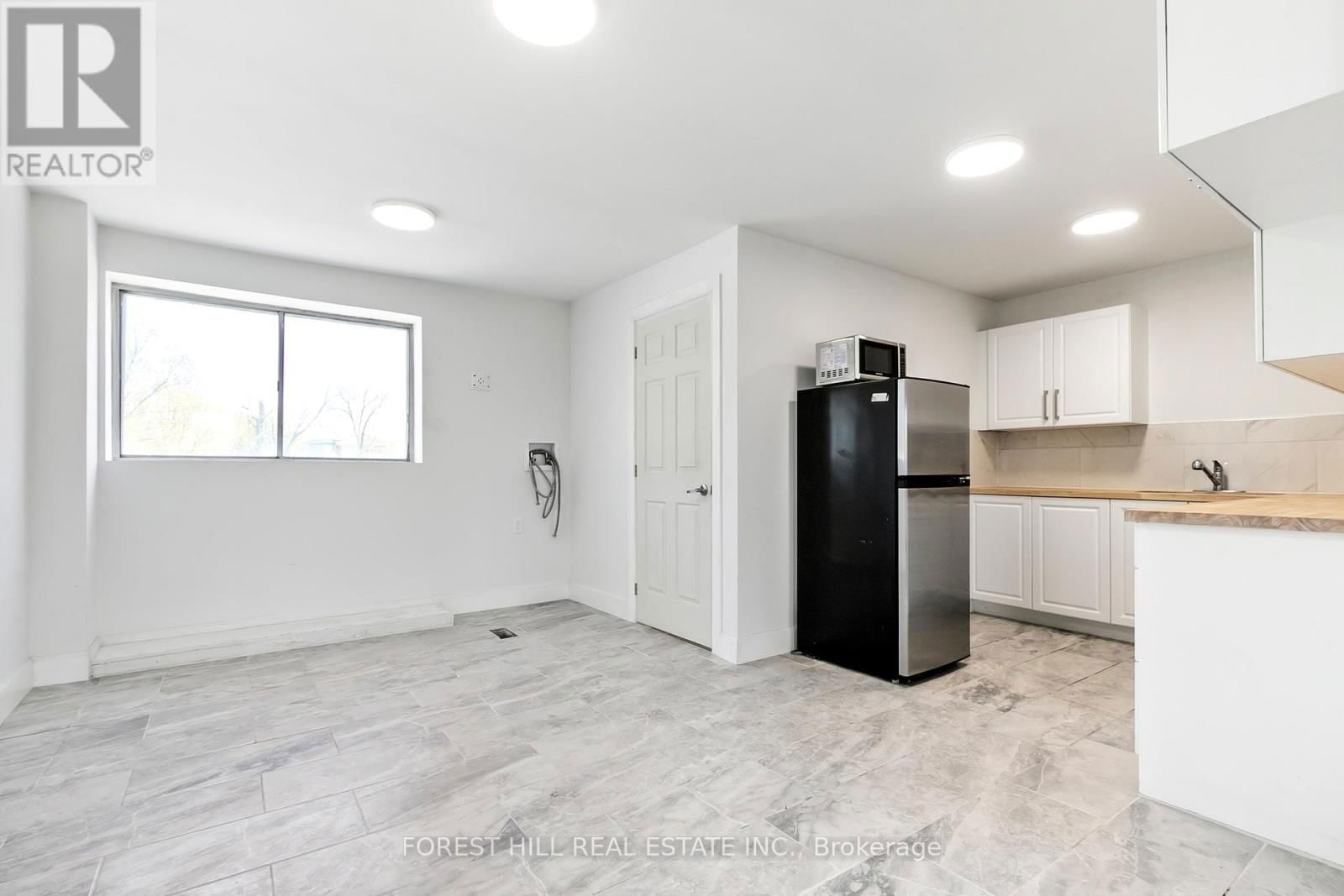 #Upper - 127 RALEIGH AVENUE Image 14
