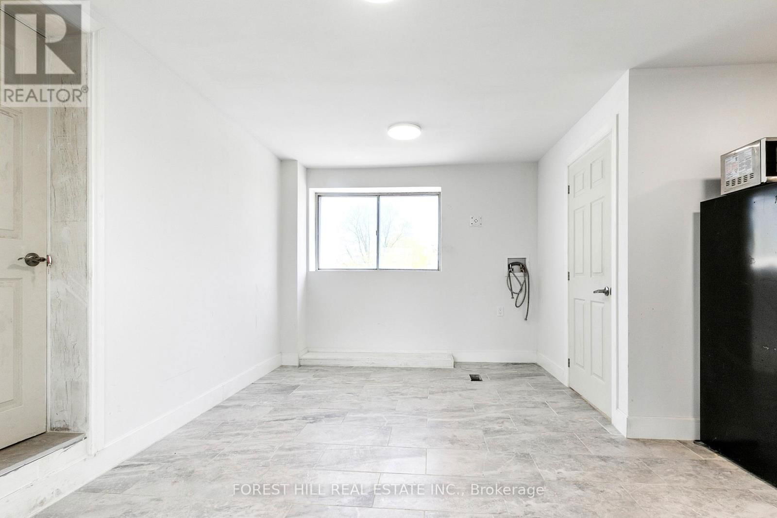 #Upper - 127 RALEIGH AVENUE Image 15