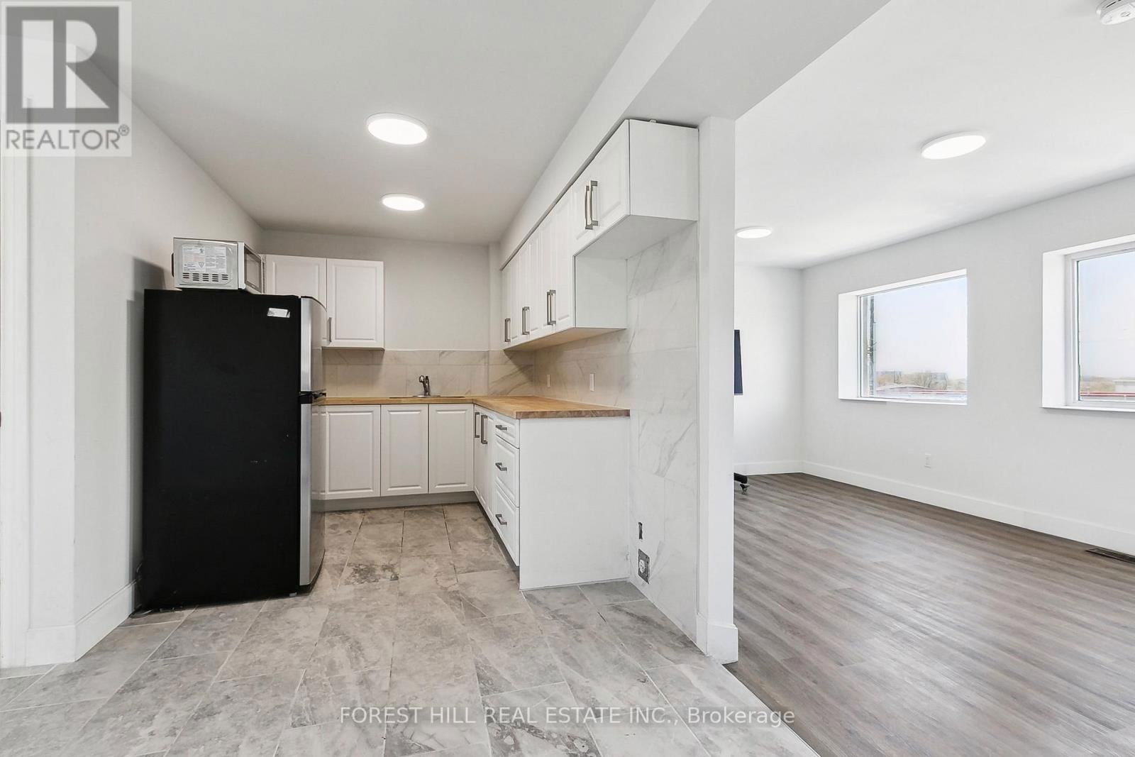 #Upper - 127 RALEIGH AVENUE Image 16