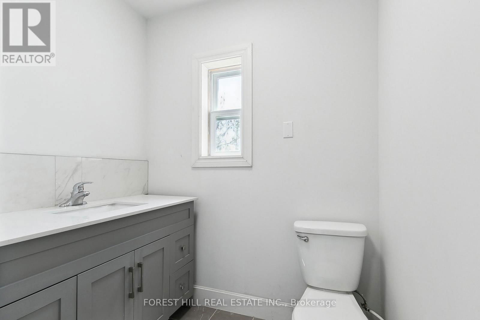 #Upper - 127 RALEIGH AVENUE Image 19