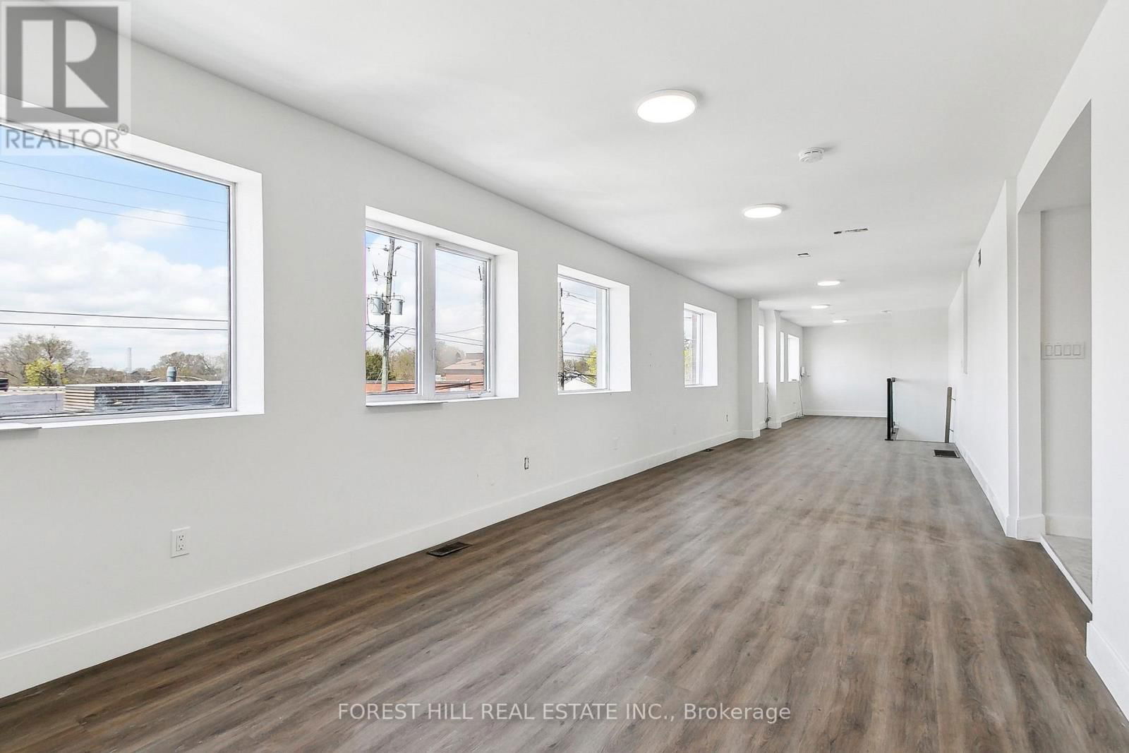 #Upper - 127 RALEIGH AVENUE Image 6