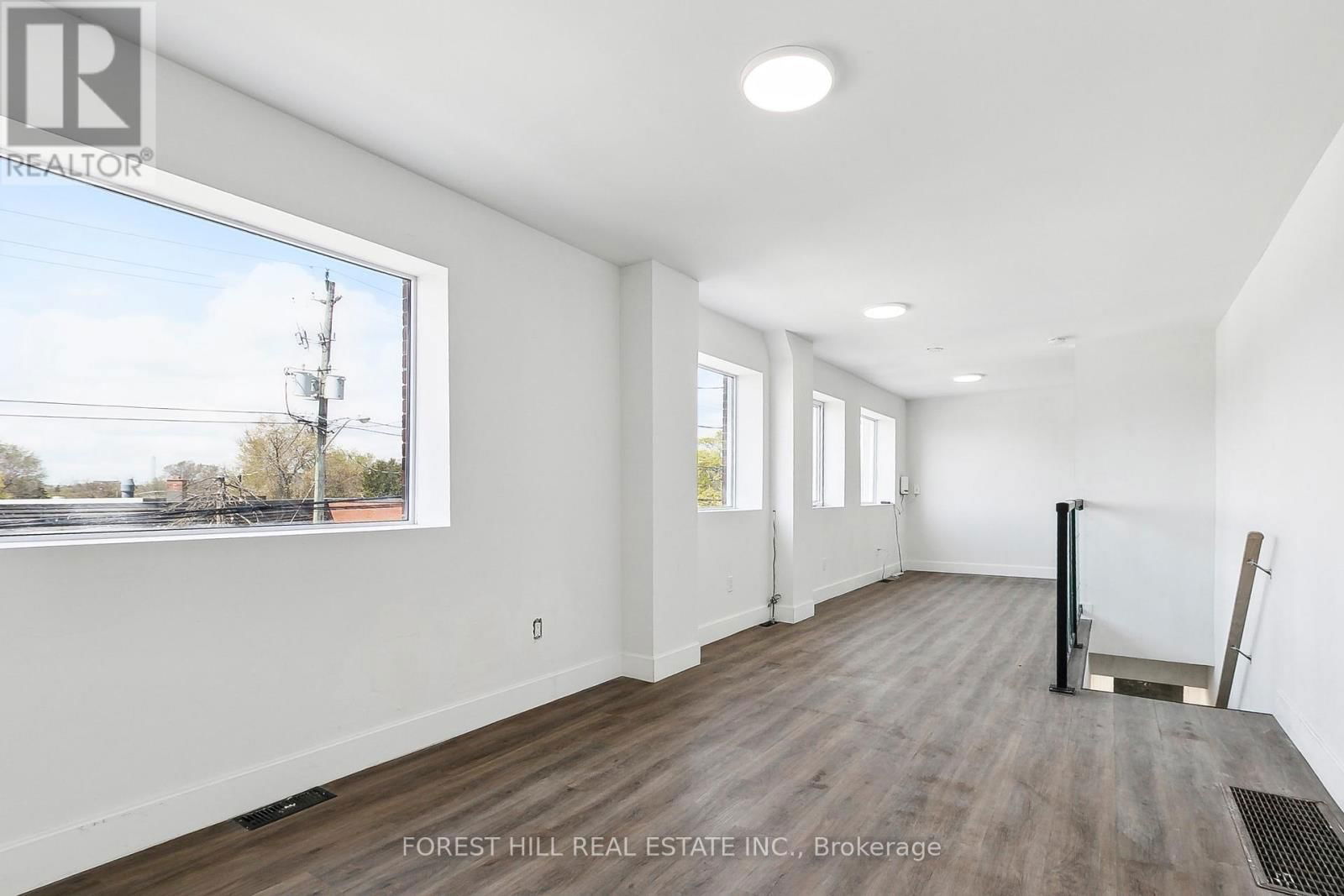 #Upper - 127 RALEIGH AVENUE Image 9