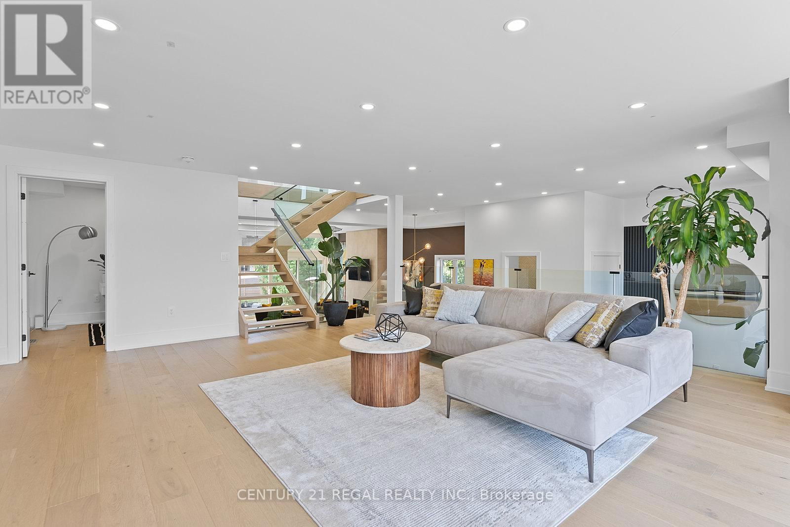 84 BEXHILL AVENUE Image 15