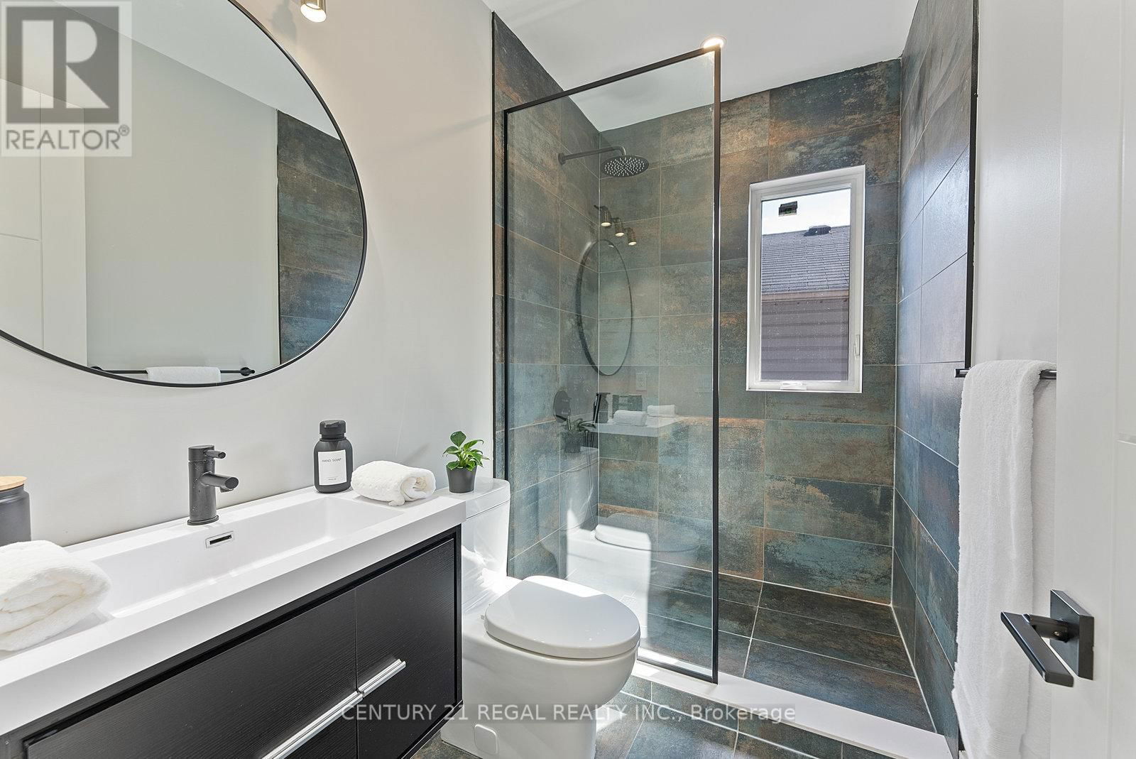 84 BEXHILL AVENUE Image 31