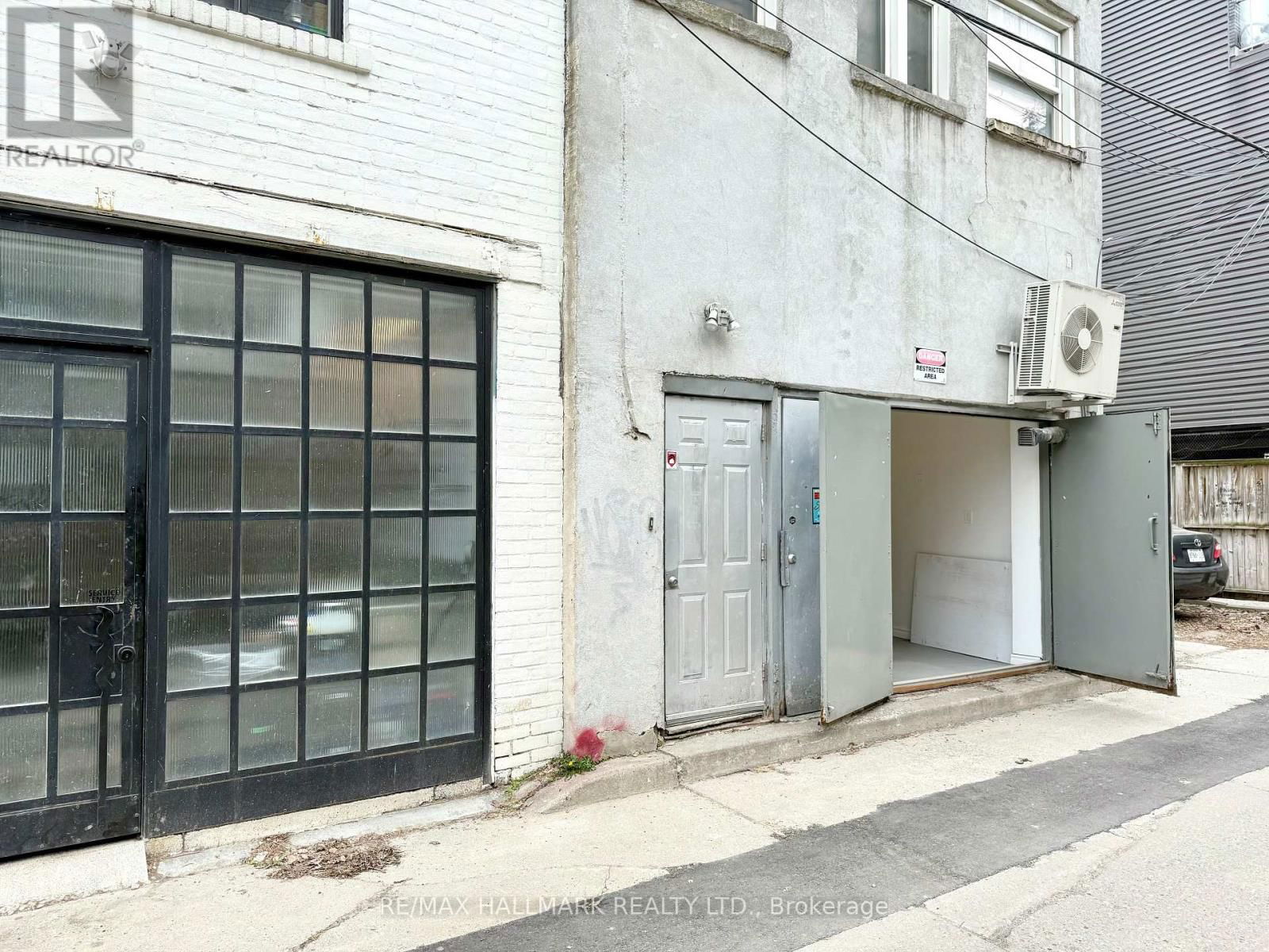 3 - 741 QUEEN STREET EAST Image 2