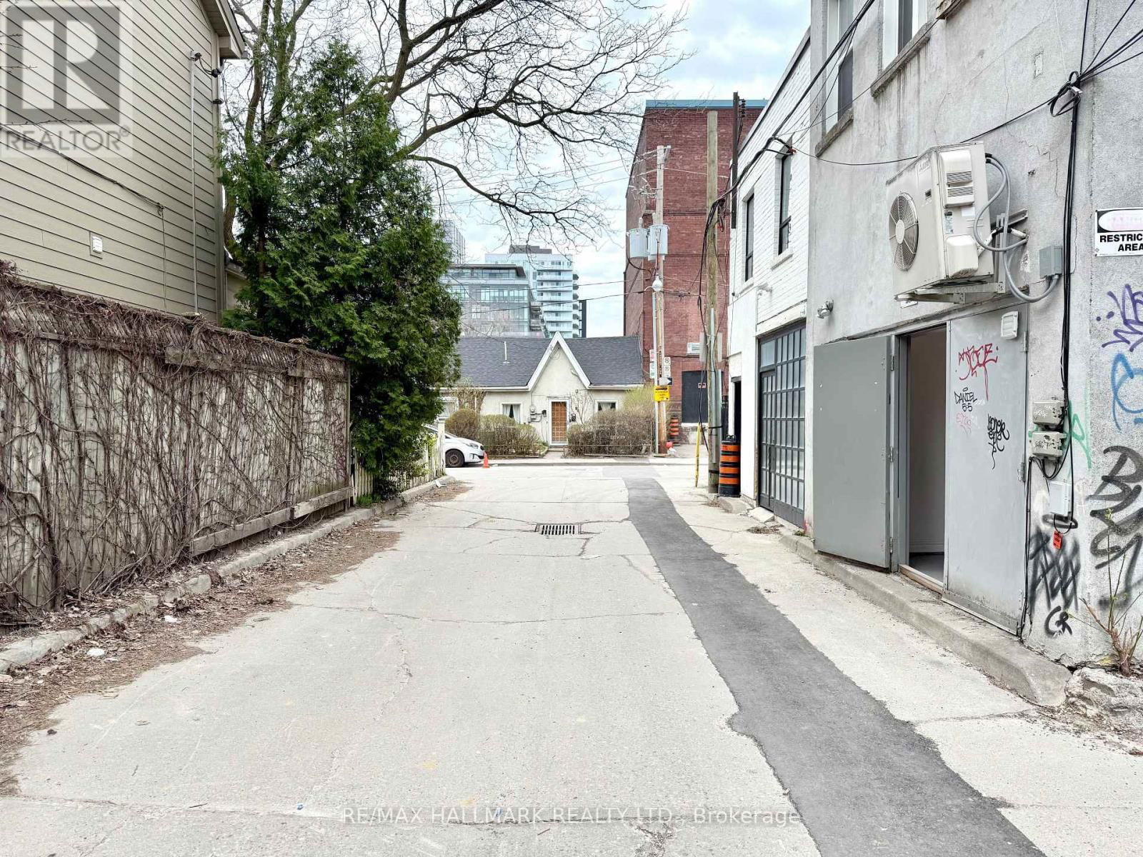 3 - 741 QUEEN STREET EAST Image 4