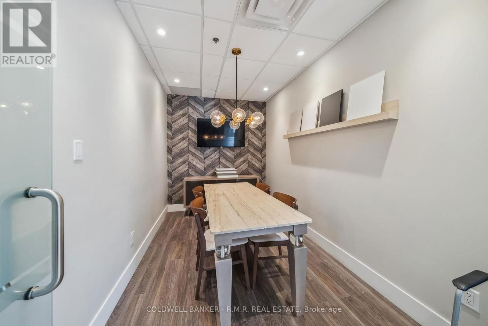 108 INDUSTRIAL DRIVE Image 16