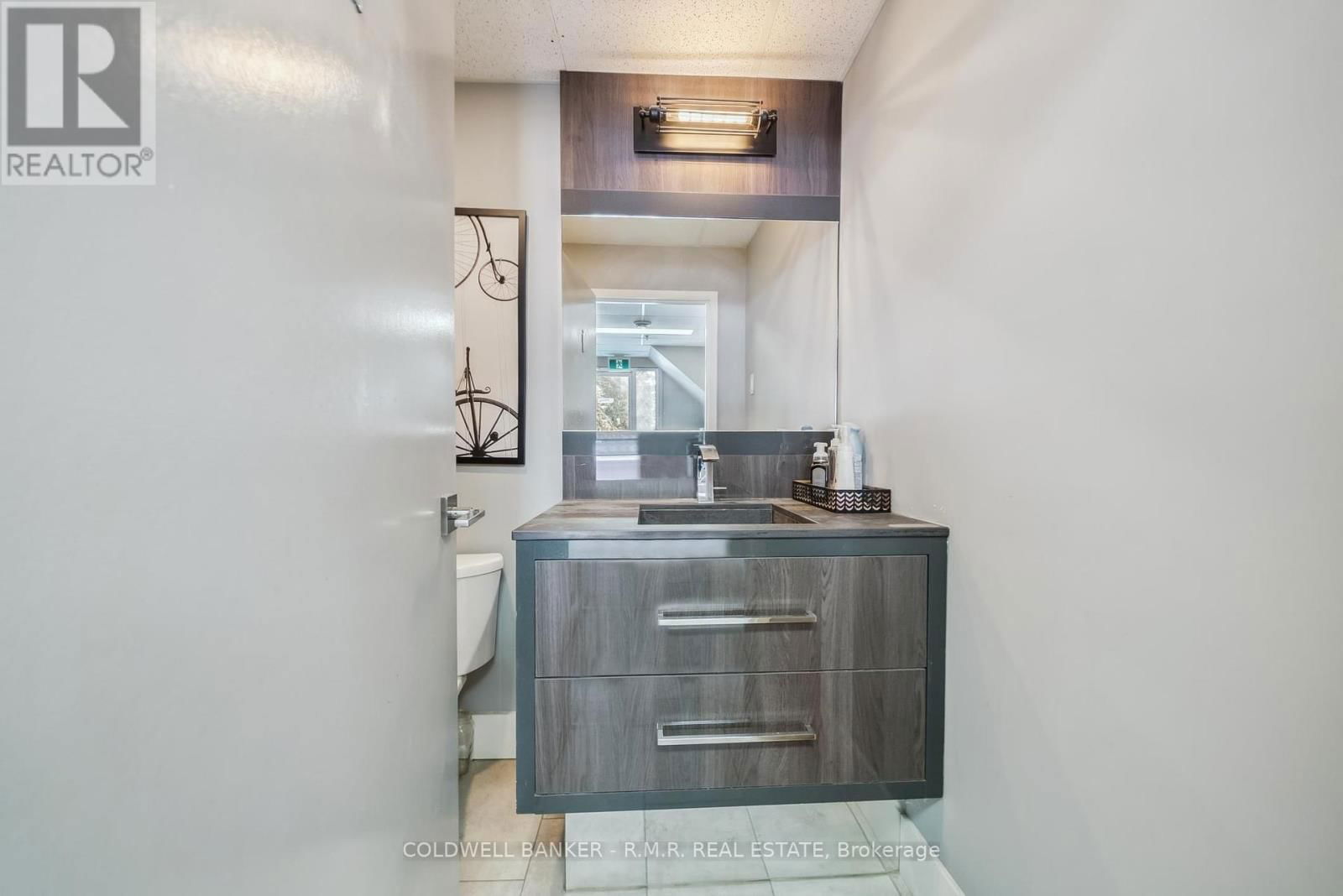 108 INDUSTRIAL DRIVE Image 21