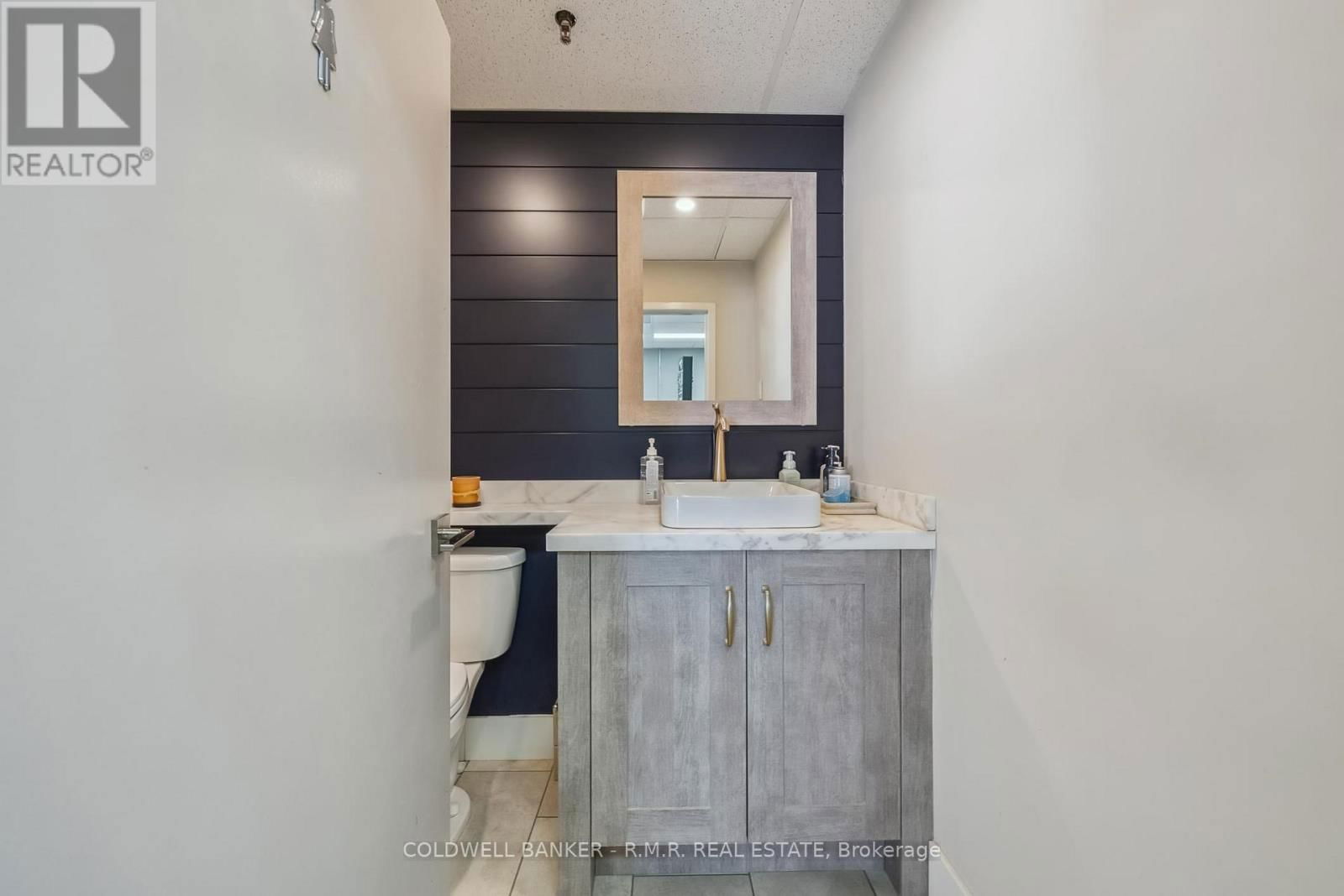 108 INDUSTRIAL DRIVE Image 22