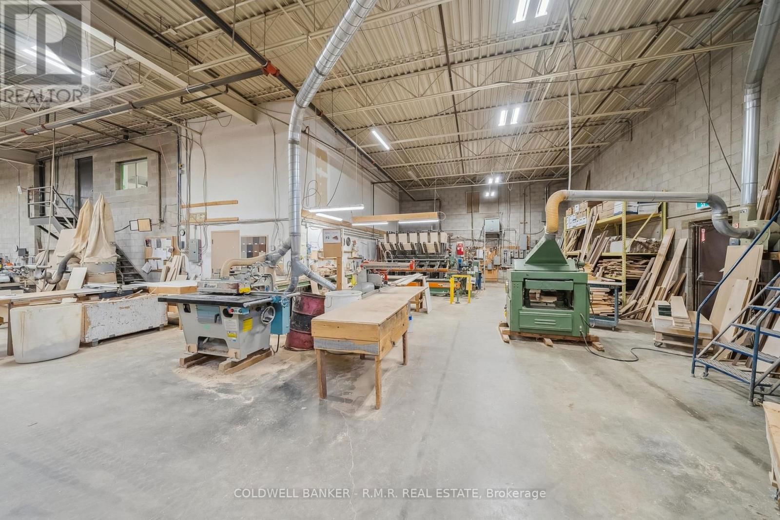 108 INDUSTRIAL DRIVE Image 27