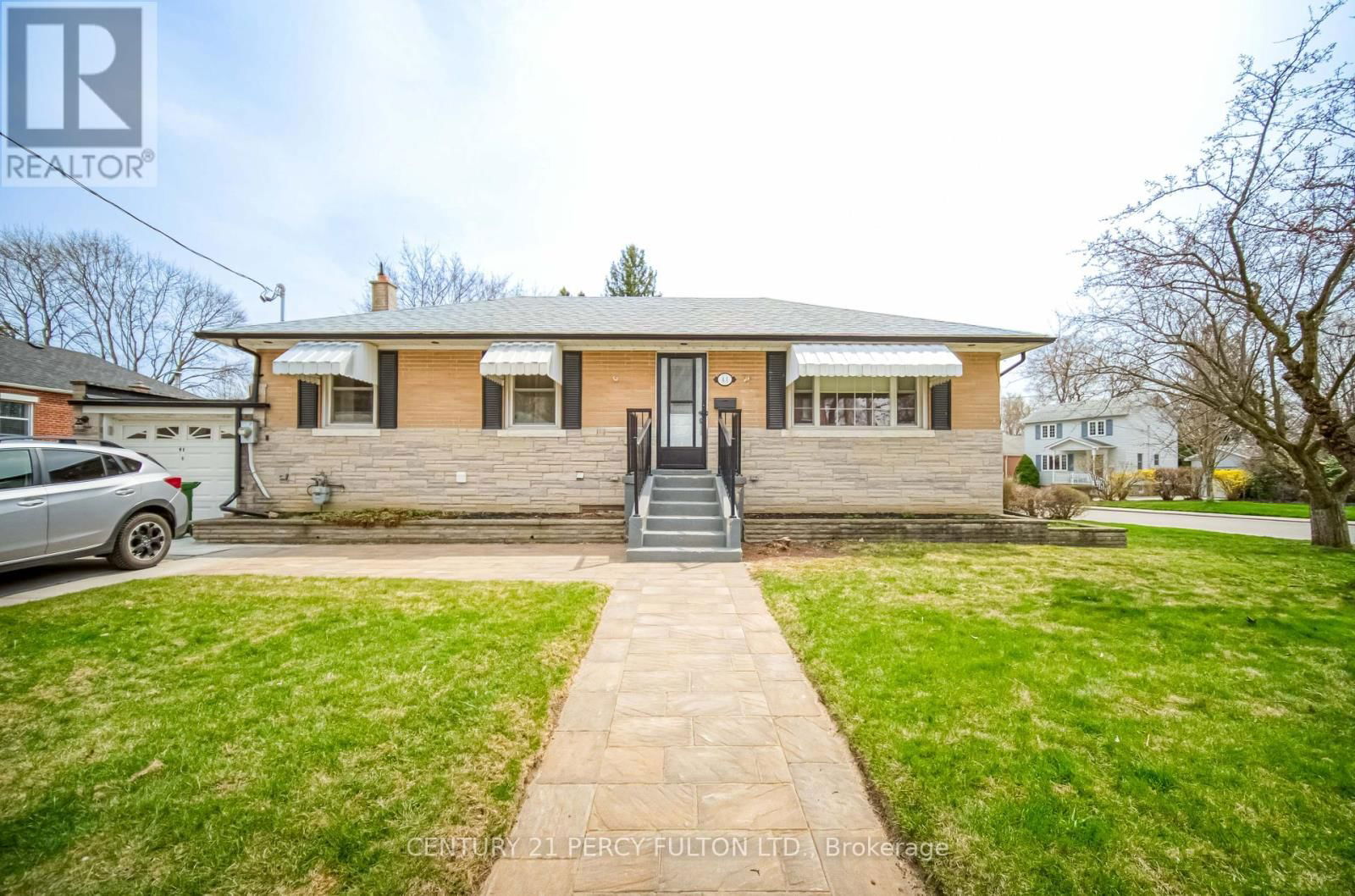 41 SQUIRES AVENUE Image 1