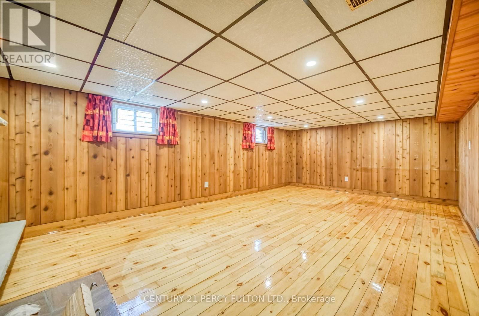 41 SQUIRES AVENUE Image 10