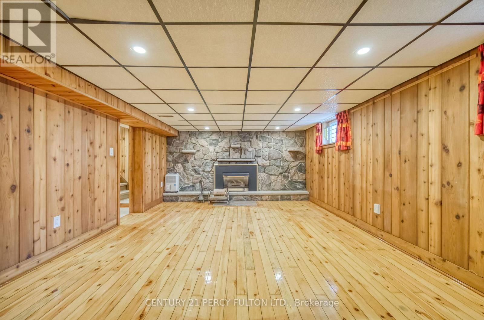 41 SQUIRES AVENUE Image 14