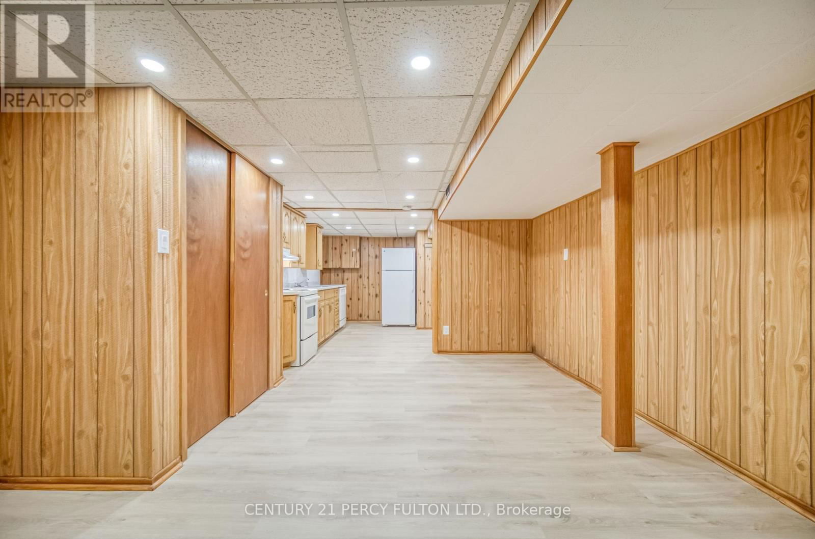 41 SQUIRES AVENUE Image 16