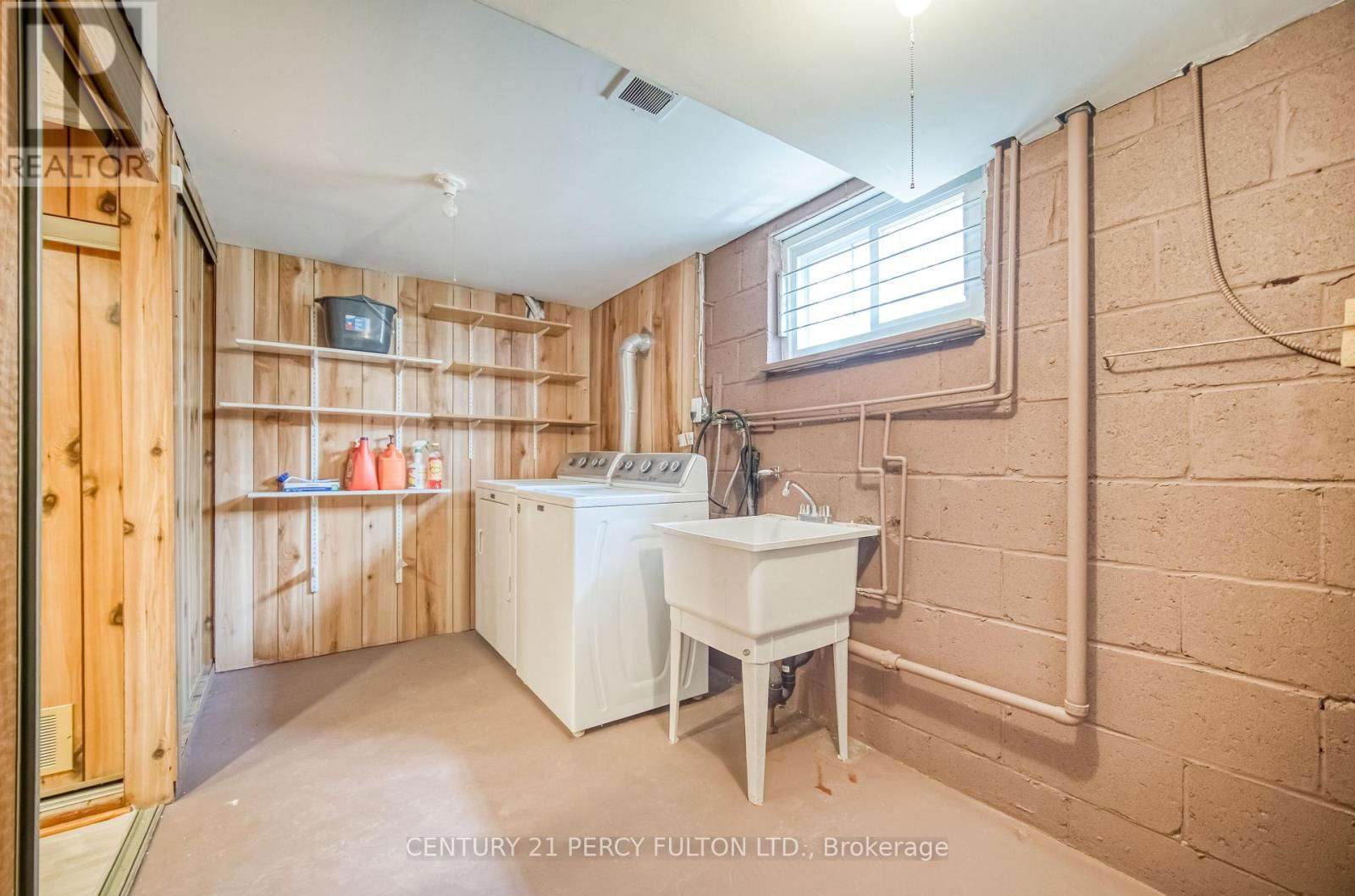 41 SQUIRES AVENUE Image 24