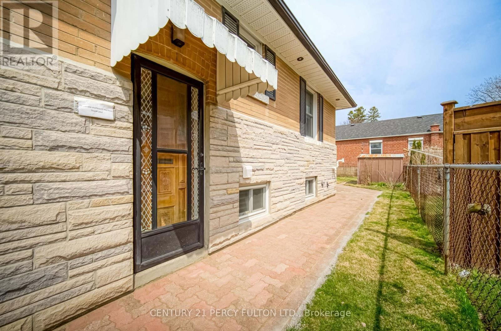 41 SQUIRES AVENUE Image 27
