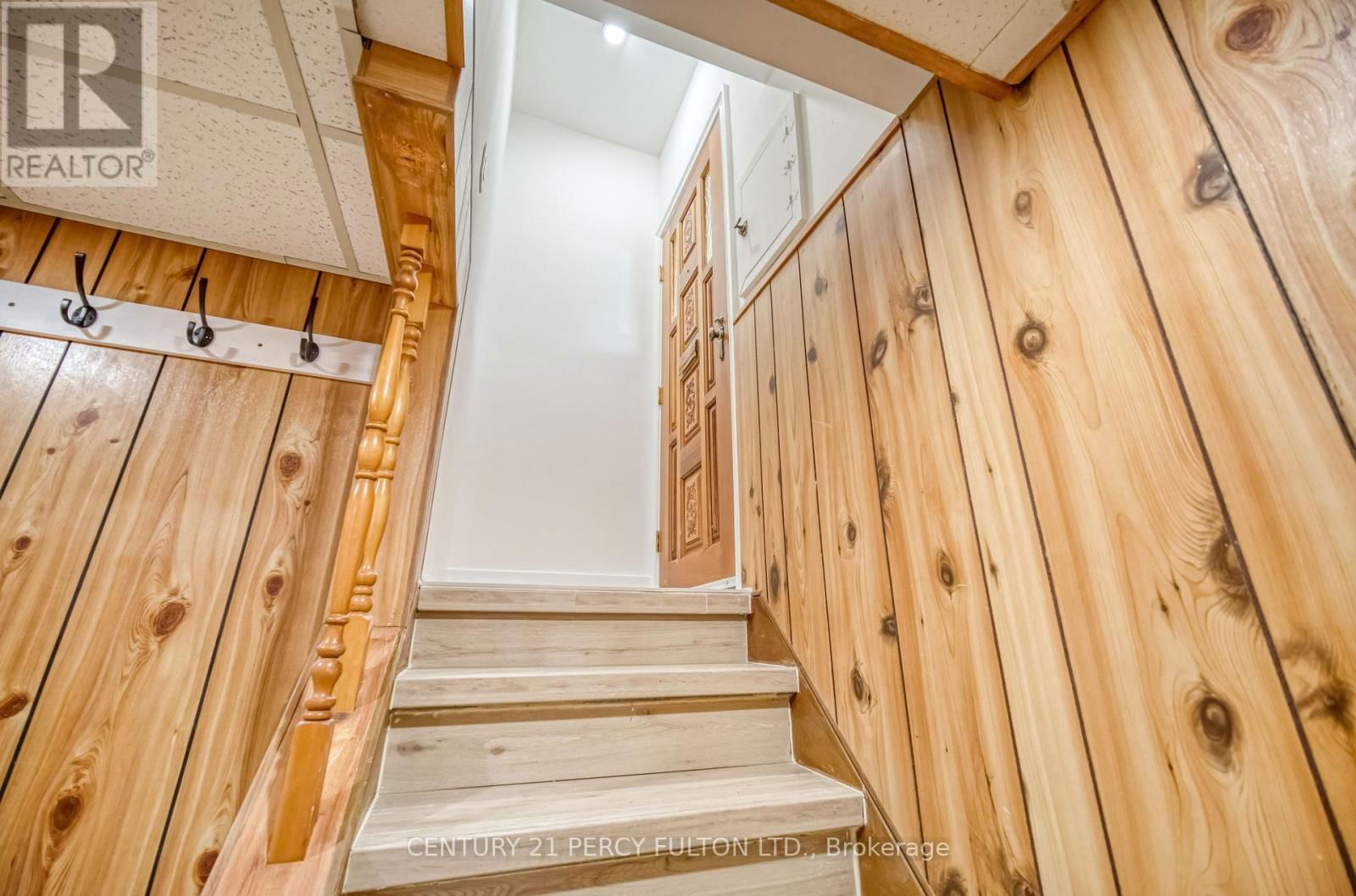41 SQUIRES AVENUE Image 7
