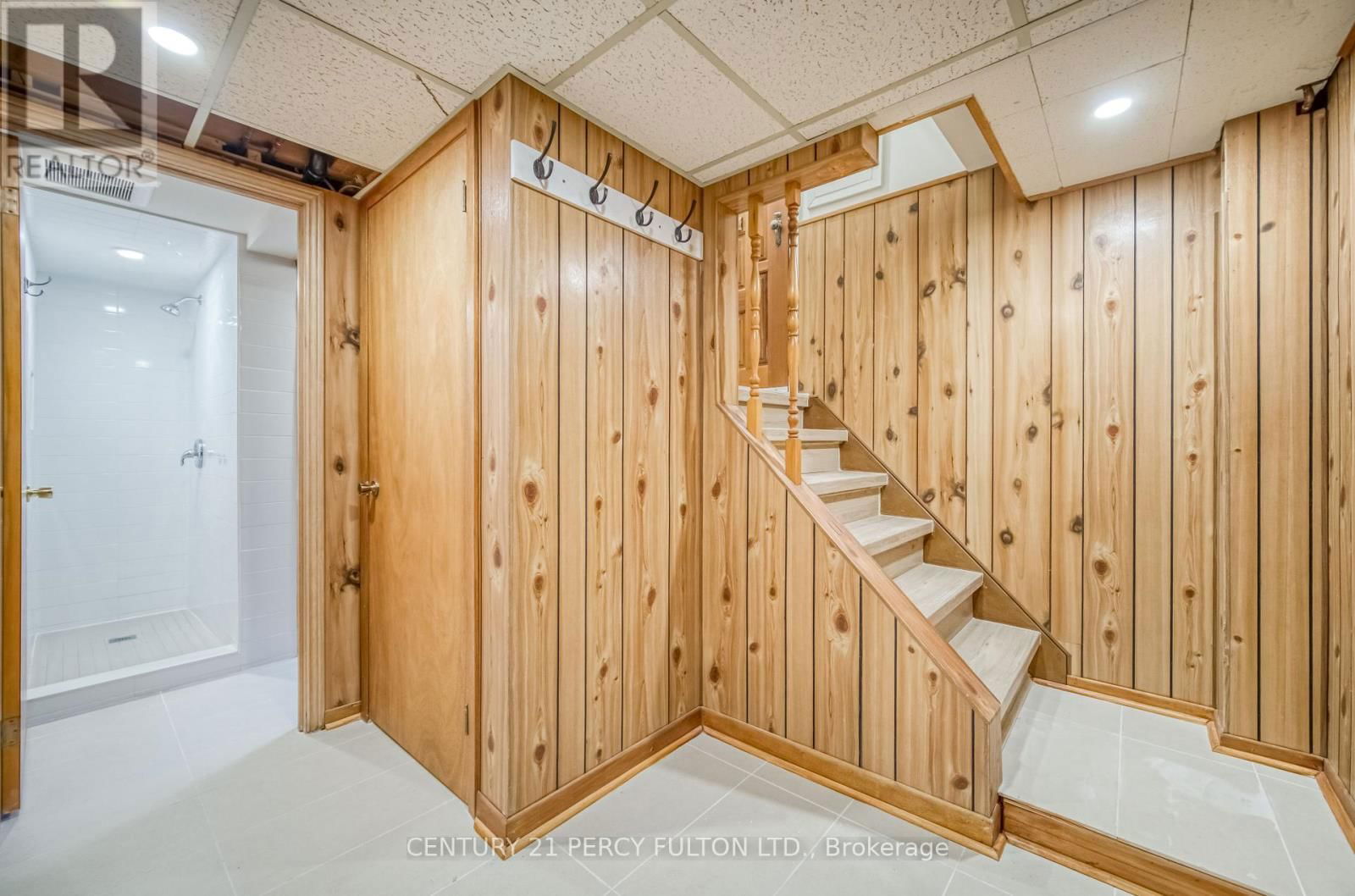 41 SQUIRES AVENUE Image 9