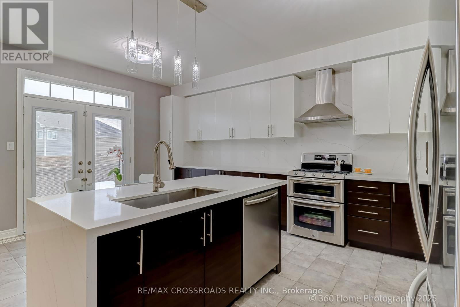 1998 COCKLIN CRESCENT Image 21