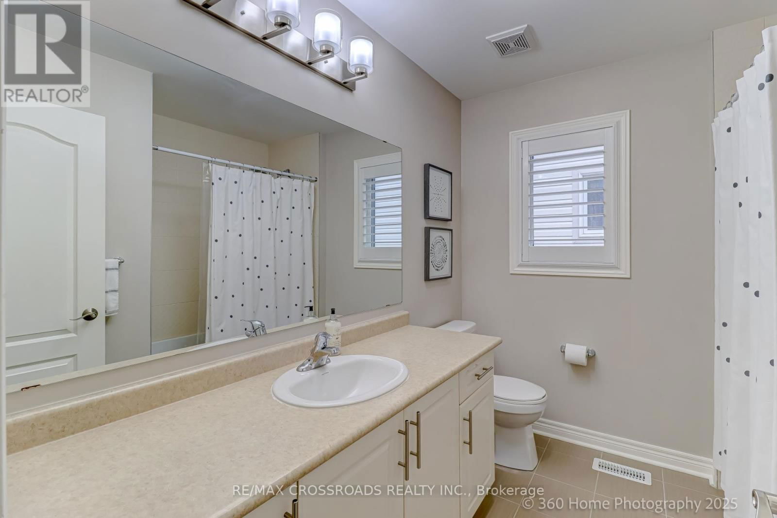 1998 COCKLIN CRESCENT Image 35