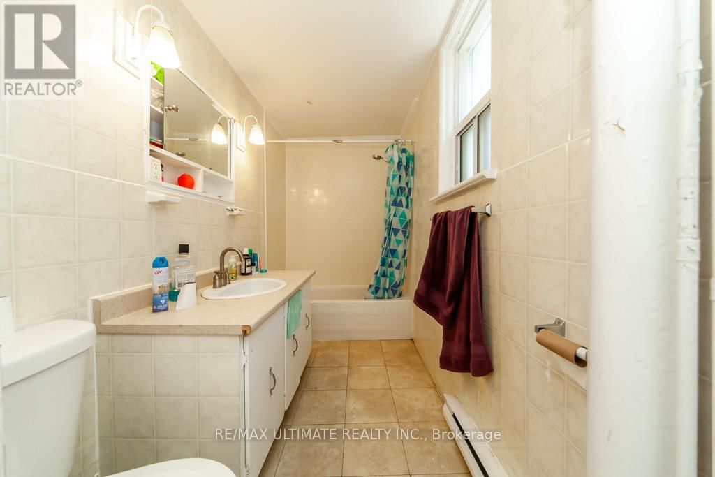 128 ELGIN STREET EAST Image 18