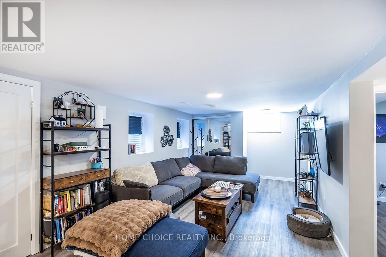 288 WINDSOR STREET Image 25