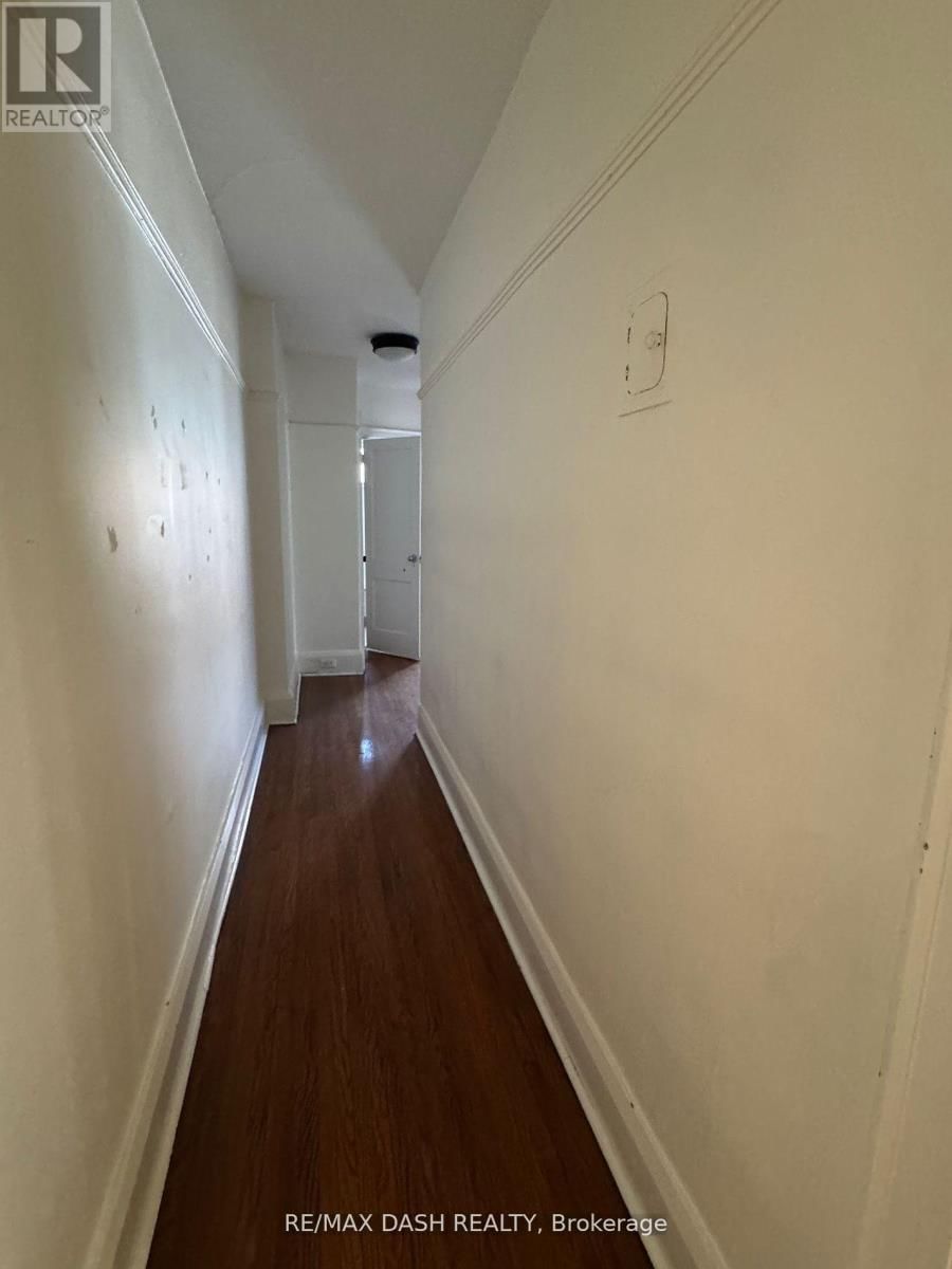 Main - 40 HAMMERSMITH AVENUE Image 10