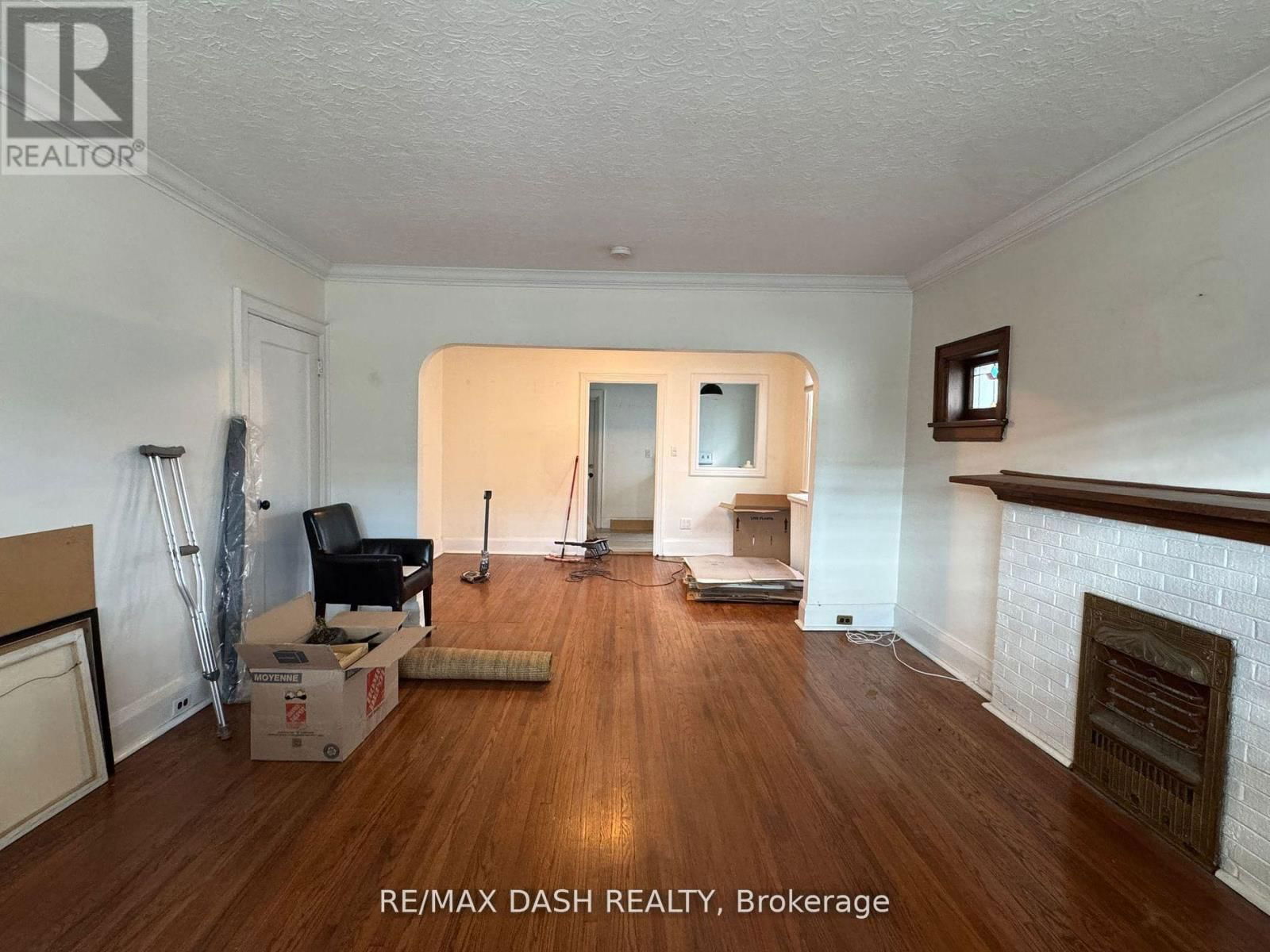 Main - 40 HAMMERSMITH AVENUE Image 4