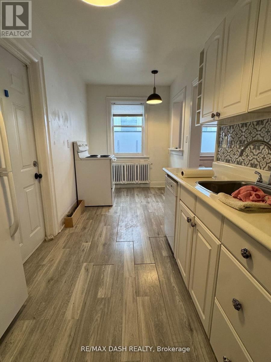 Main - 40 HAMMERSMITH AVENUE Image 6