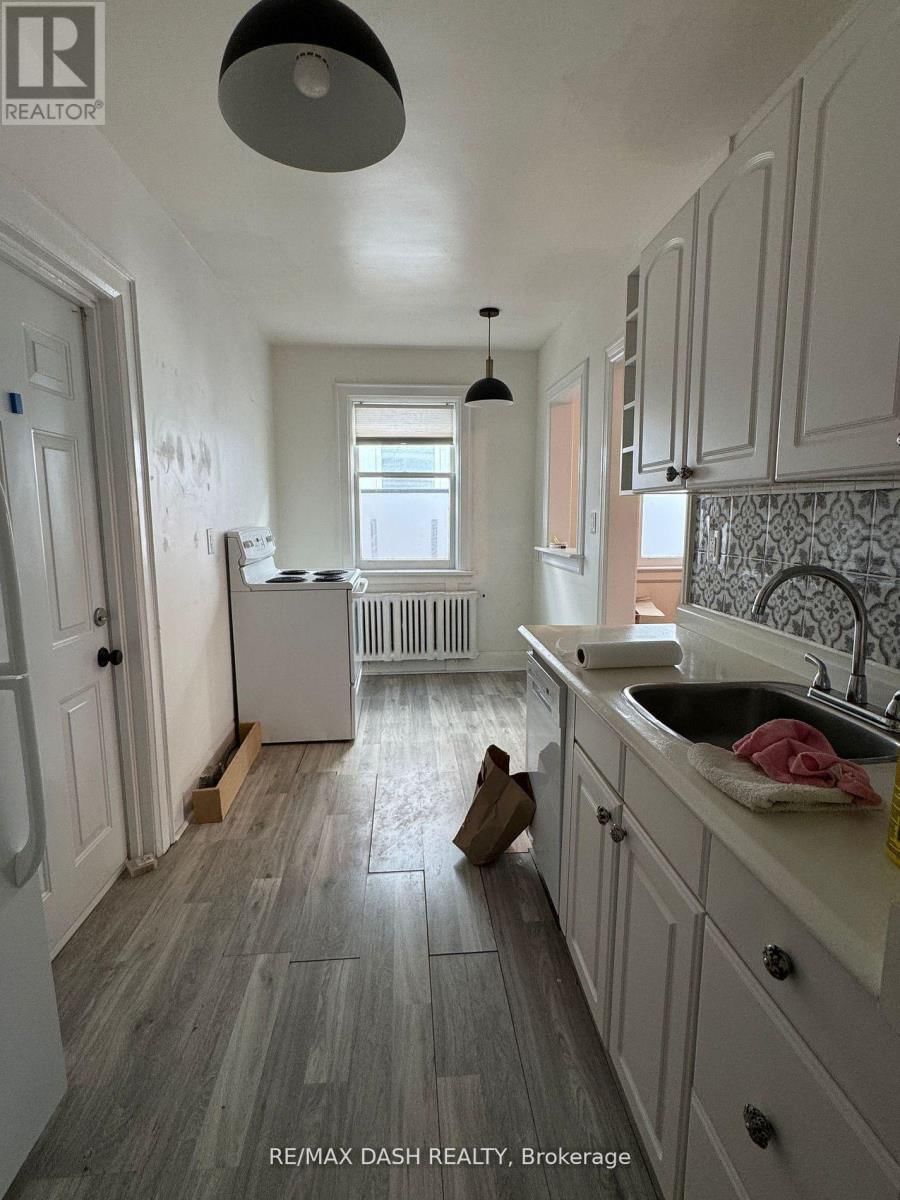 Main - 40 HAMMERSMITH AVENUE Image 7