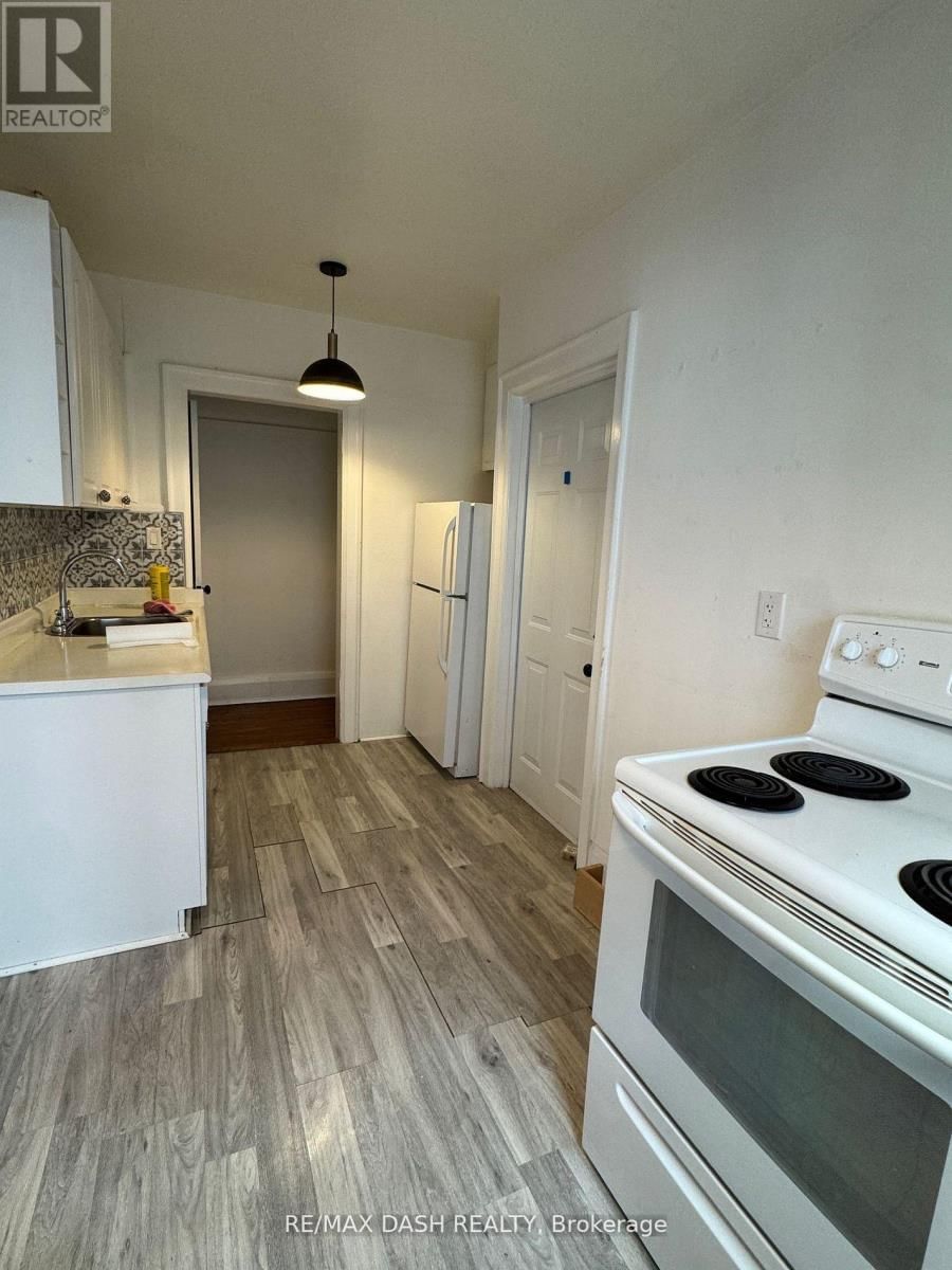 Main - 40 HAMMERSMITH AVENUE Image 9