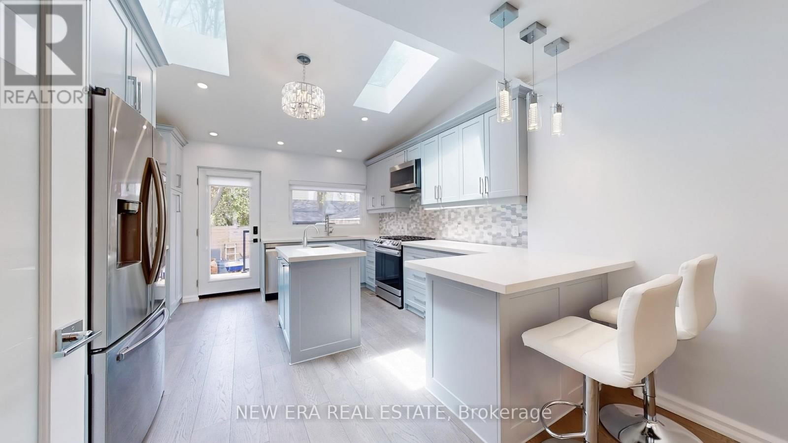 34 KIMBOURNE AVENUE Image 12