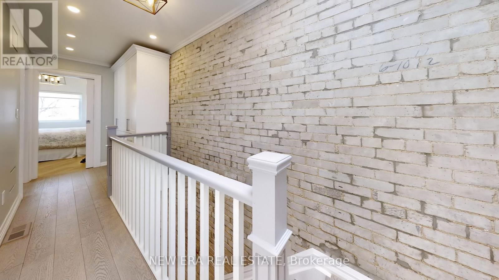 34 KIMBOURNE AVENUE Image 18