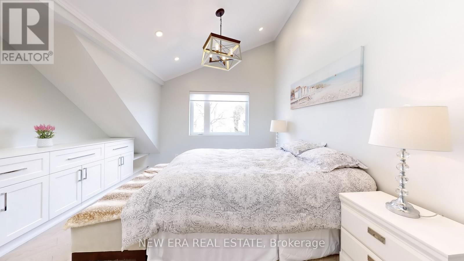 34 KIMBOURNE AVENUE Image 20