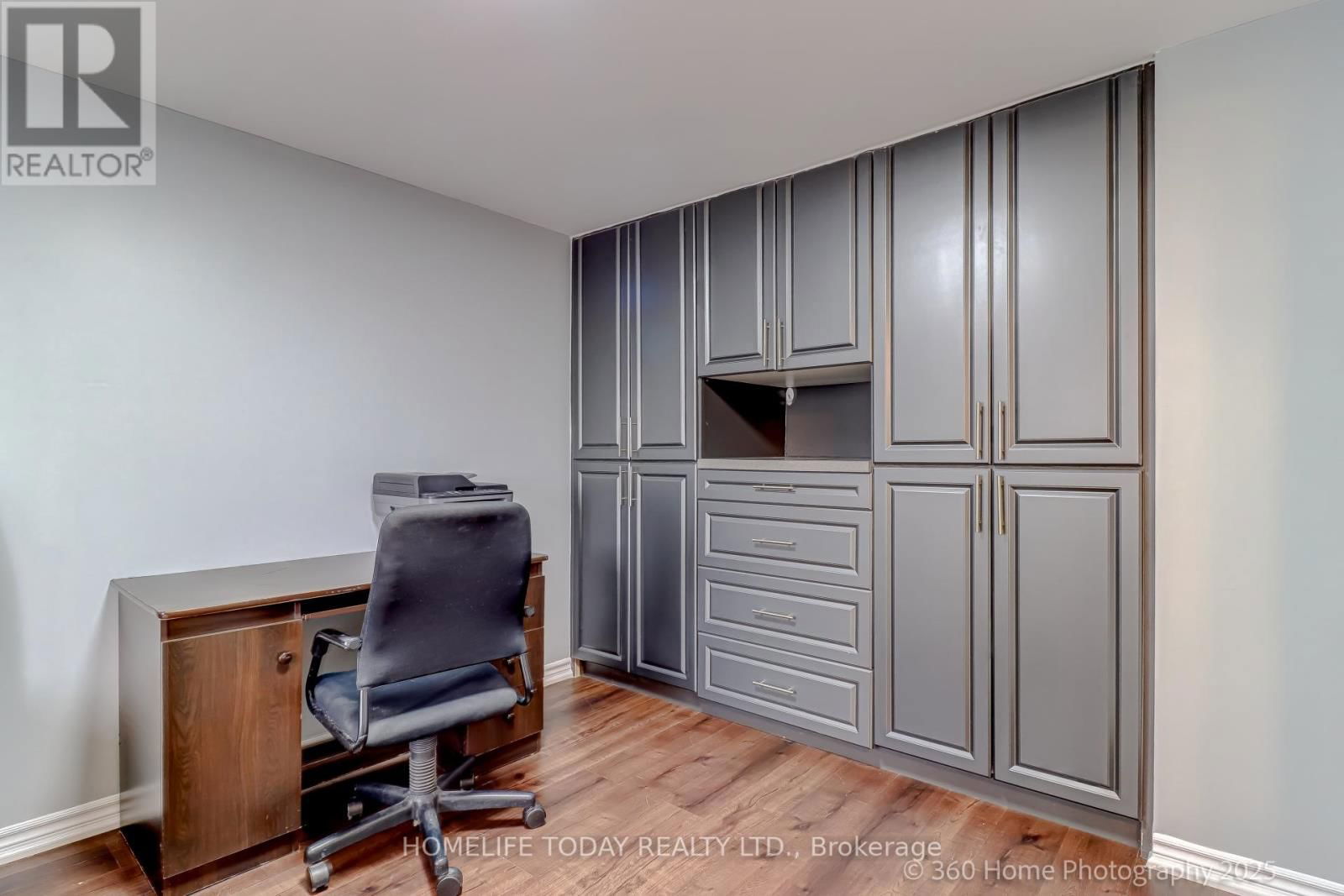 28 LONGSWORD DRIVE Image 17