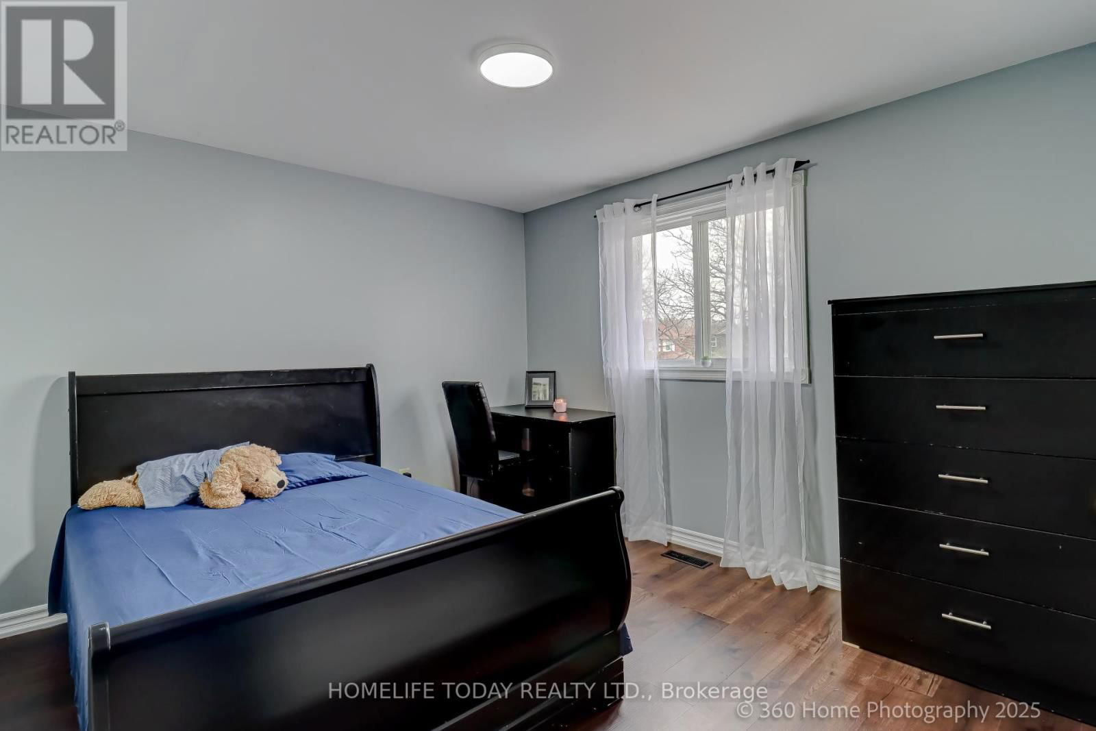 28 LONGSWORD DRIVE Image 18