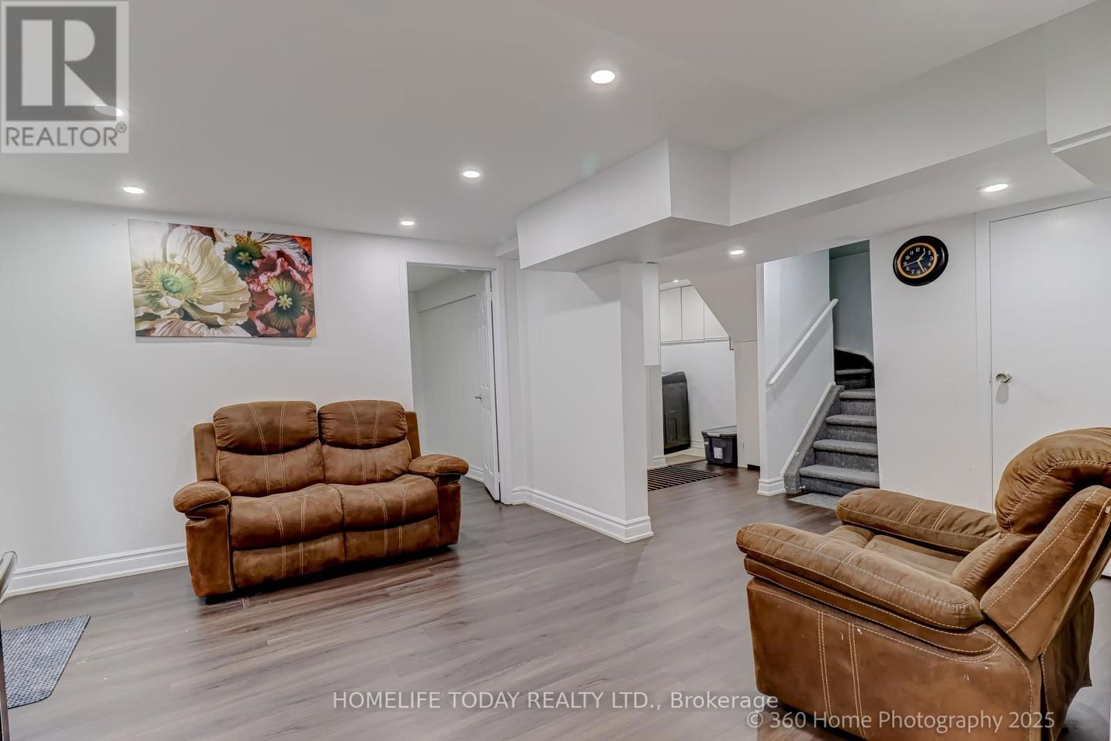 28 LONGSWORD DRIVE Image 21