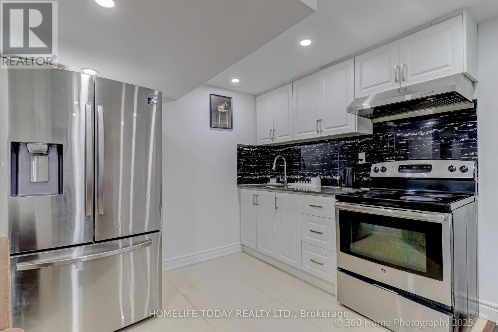 28 LONGSWORD DRIVE Image 23